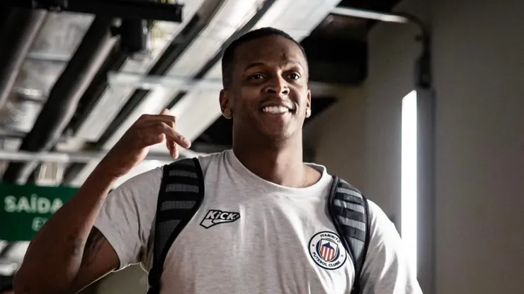 Jô com a camisa do Itabirito
