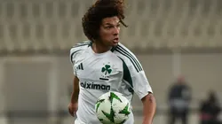 Volante já atuou no Flamengo - Foto: Milos Bicanski/Getty Images.