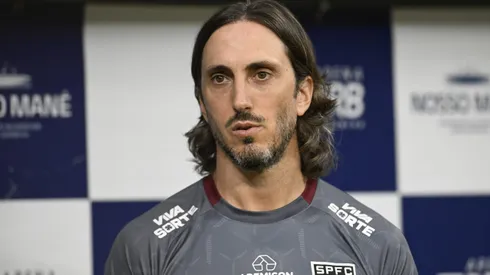 Zubeldía irritou a torcida do São Paulo. Foto: Mateus Bonomi/AGIF