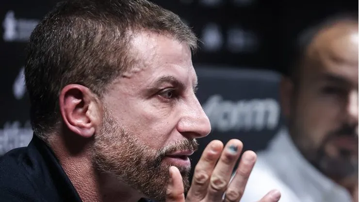 Pedrinho tem alerta ligado nos bastidores do Vasco