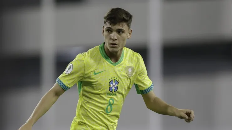 Breno em ação contra a Argentina.