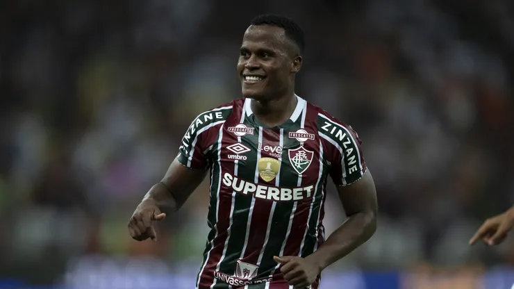 RJ - RIO DE JANEIRO - 01/11/2024 - BRASILEIRO A 2024, FLUMINENSE X GREMIO - Jhon Arias jogador do Fluminense comemora seu gol durante partida contra o Gremio no estadio Maracana pelo campeonato Brasileiro A 2024. Foto: Jorge Rodrigues/AGIF
