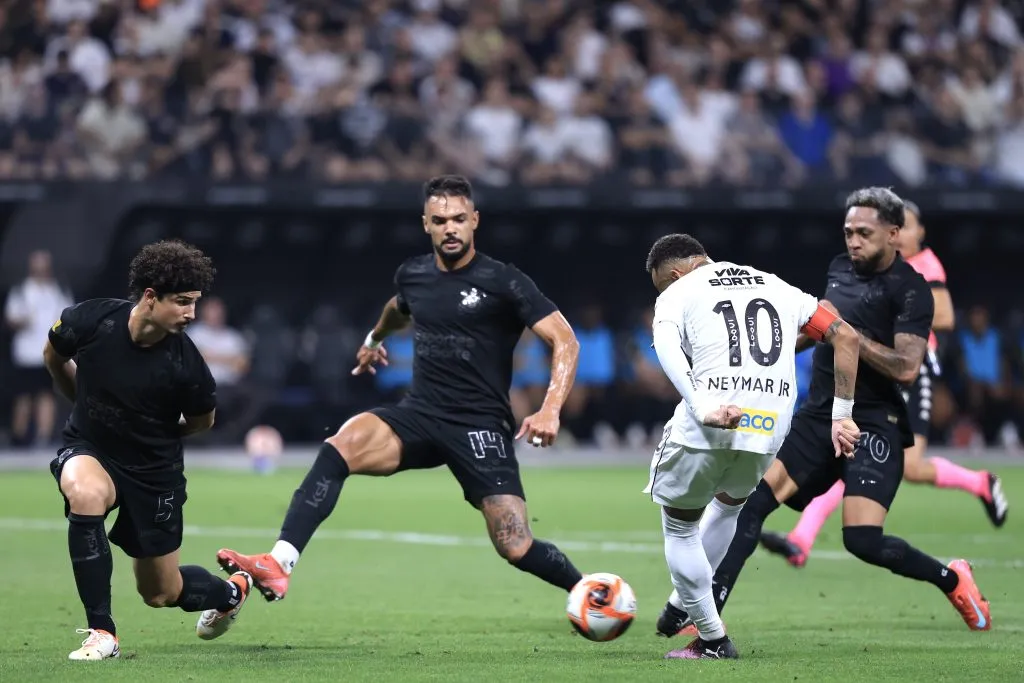 SP – SAO PAULO – 12/02/2025 – PAULISTA 2025, CORINTHIANS X SANTOS – Neymar Jr. jogador do Santos durante partida contra o Corinthians no estadio Arena Corinthians pelo campeonato Paulista 2025. Foto: Marcello Zambrana/AGIF