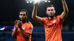 Denayer topa jogar no Brasil - Foto: Julian Finney/Getty Images.