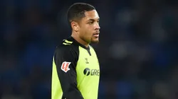 Vitor Roque teria pedido para sair do Betis e André Cury rebate afirmação