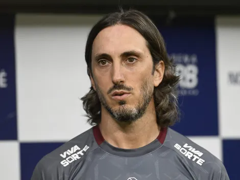 Com poucos minutos com Zubeldía, goleiro da base pode estar de saída