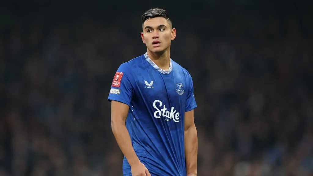 Alcaraz durante jogo pelo Everton. Photo by Jan Kruger/Getty Images