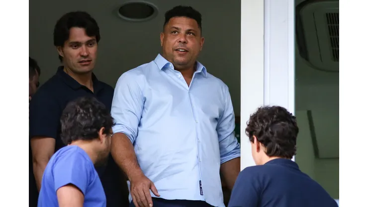 Ronaldo Fenomeno antes da partida contra o URT no estádio Independência pelo campeonato Mineiro 2022. Foto: Fernando Moreno/AGIF