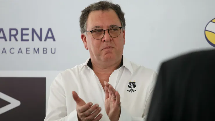 Marcelo Teixeira, presidente do Santos, durante lançamento do terceiro uniforme no Paulo Machado de Carvalho, no bairro do Pacaembu, em Sao Paulo. Foto: Reinaldo Campos / AGIF