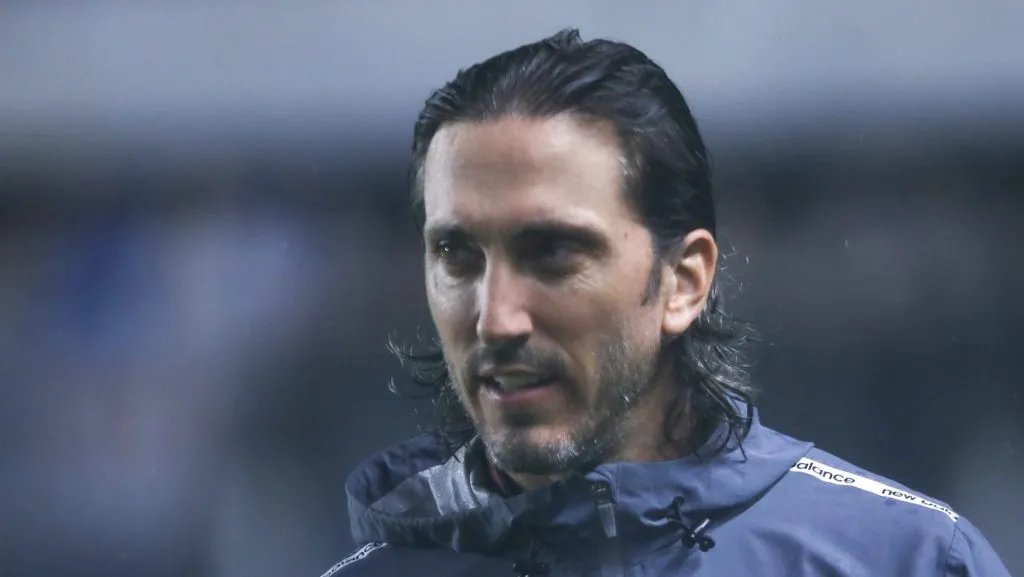 Foto: Reinaldo Campos/AGIF –  Luis Z. durante jogo contra o Santos na Vila Belmiro.