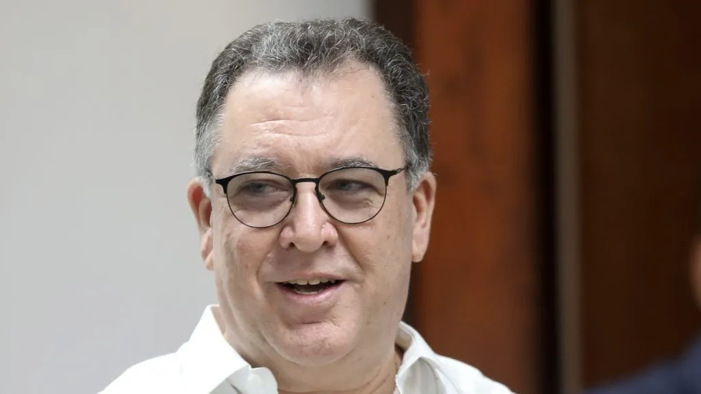 . Foto: Reinaldo Campos/AGIF – Marcelo Teixeira segura o técnico no cargo, mas quer vitórias nos próximos jogos.