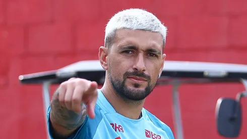 Arrascaeta durante treinamento no Ninho do Urubu