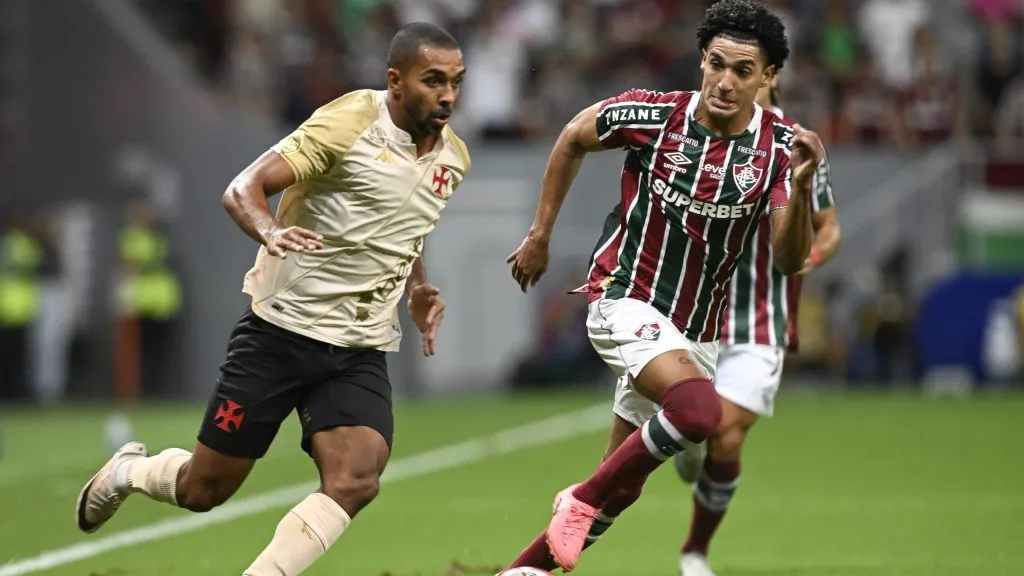 Paulo Henrique durante partida. Foto: Mateus Bonomi/AGIF