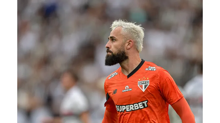 Jandrei goleiro do São Paulo durante partida contra o Botafogo no estádio Engenhão pelo campeonato Brasileiro A 2024. Foto: Thiago Ribeiro/AGIF