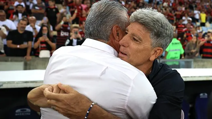 Tite e Renato Portaluppi durante partida entre Flamengo e Grêmio, pelo Brasileirão 2024. Foto: Buda Mendes