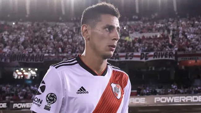 Fabrizio Angileri durante partida. Foto: Marcelo Endelli/Getty Images