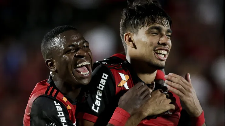 Vinícius Júnior e Lucas Paquetá juntos no Flamengo