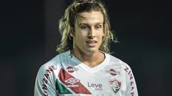 Ainda sem brilhar com a camisa do Fluminense, Canobbio chega pendurado e pressionado pela torcida