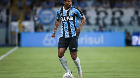RS - PORTO ALEGRE - 11/02/2025 - GAUCHO 2025, GREMIO X PELOTAS - Joao Lucas jogador do Gremio durante partida contra o Pelotas no estadio Arena do Gremio pelo campeonato Gaucho 2025. Foto: Maxi Franzoi/AGIF