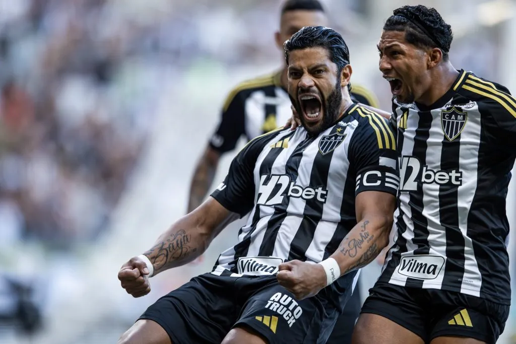 Hulk marcou duas vezes na vitória do Galo contra o Tombense e comemora ao lado de Rony novo reforço para 2025. Foto: Pedro Souza/Galo