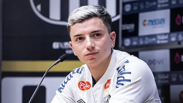 Barreal foi apresentado no Santos. Foto: Raul Baretta/Santos FC