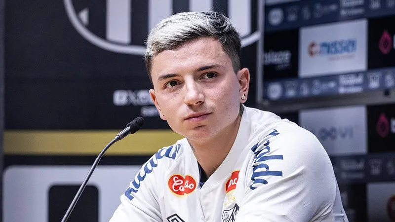 Barreal foi apresentado no Santos. Foto: Raul Baretta/Santos FC