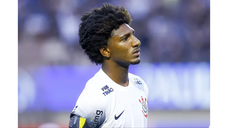 Tales Magno jogador do Corinthians durante partida contra o Portuguesa no estadio Pacaembu pelo campeonato Paulista 2025. Foto: Marco Miatelo/AGIF