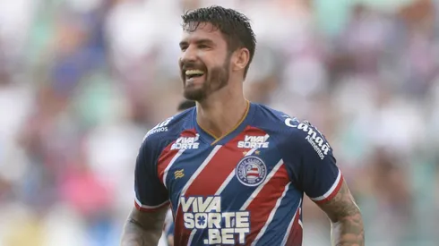 Everaldo chega para disputar posição com Cano e Lelê no ataque tricolor