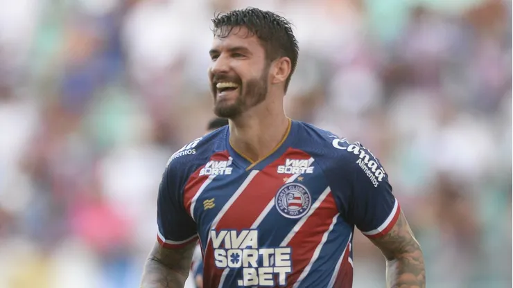 Everaldo chega para disputar posição com Cano e Lelê no ataque tricolor