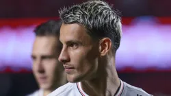 Com dores na coxa direita, Ferreirinha não fica a disposição de Zubeldía