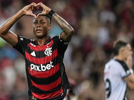 Flamengo ganha pênalti contra o Vasco e web reage