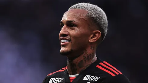 Wesley vive melhor fase de sua carreira pelo Flamengo e já tem ofertas astronômicas no mercado europeu - Foto: Ettore Chiereguini/AGIF