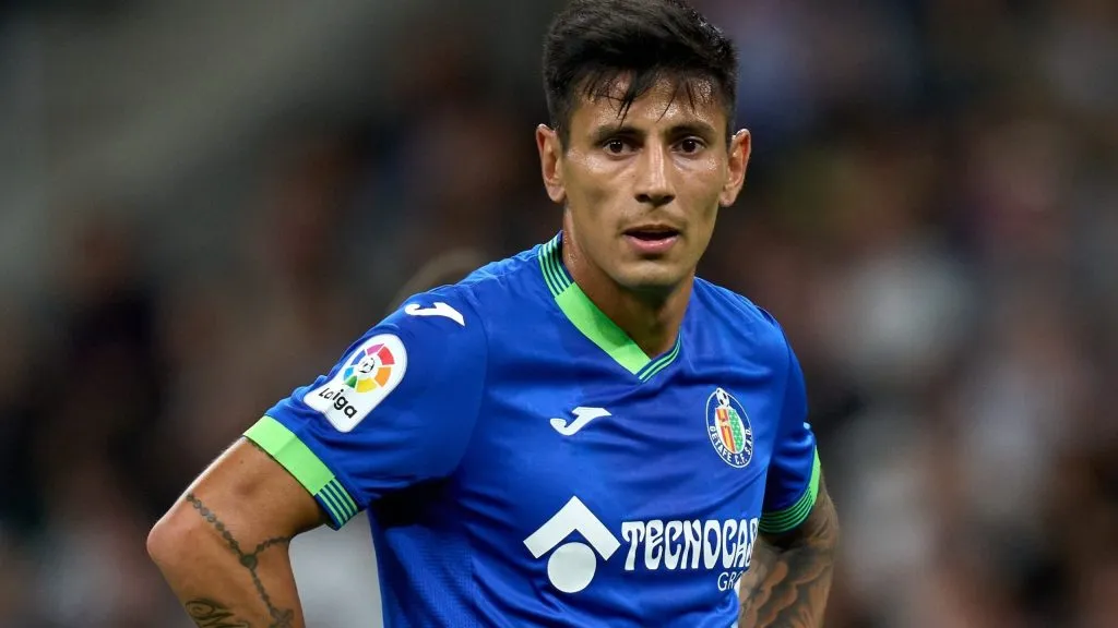 Fabrizio Angileri durante partida. Foto: Getty Images