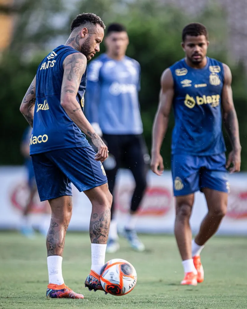 Neymar deve ser titular pelo terceiro jogo seguido após retorno ao Santos. Foto: Raul Baretta/ Santos FC.