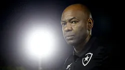 Cláudio Caçapa estreou no comando do Botafogo. Foto: Vitor Silva/Botafogo