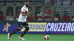 Sabino em jogo contra a Portuguesa.