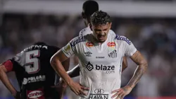 Tiquinho Soares jogador do Santos lamenta durante partida contra o Botafogo-SP no estádio Vila Belmiro pelo campeonato Paulista 2025. Foto: Ettore Chiereguini/AGIF