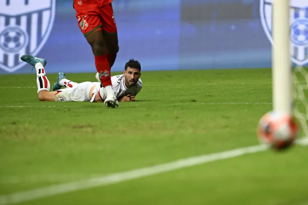Jonathan Calleri jogador do São Paulo – Foto: Mateus Bonomi/AGIF