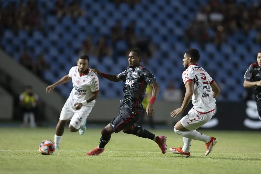 Lorran em partida do Campeonato Carioca. Foto: Kayan Mendes/AGIF
