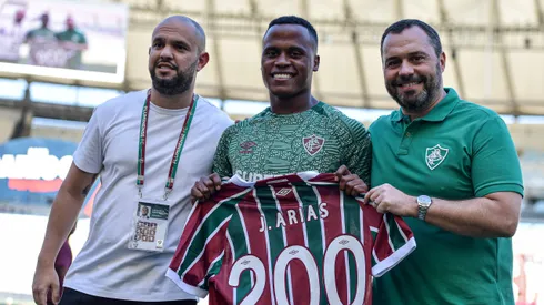 Arias foi homenageado por marca atingida neste domingo. (Foto: Thiago Ribeiro/AGIF)