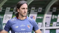 Zubeldía explicou a opção de começar com Lucas e Oscar no banco. Foto: Marcello Zambrana/AGIF