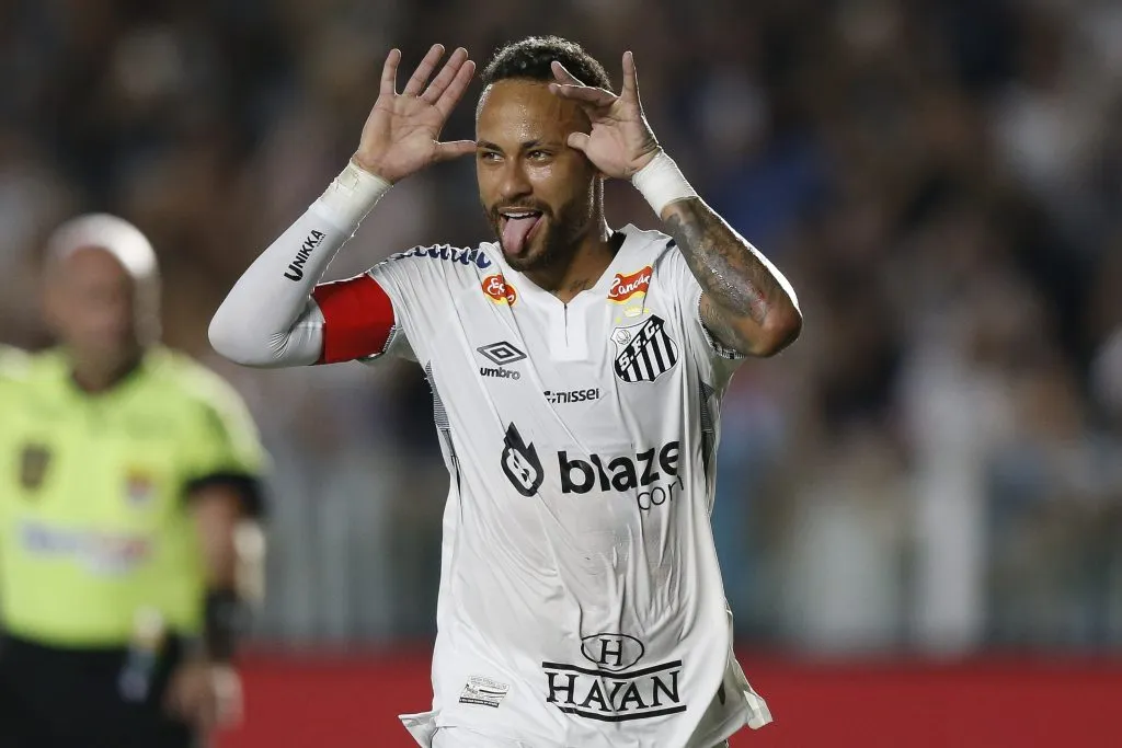 Neymar marca e dá assistência em vitória do Santos na Vila. Foto: Miguel Schincariol/Getty Images.