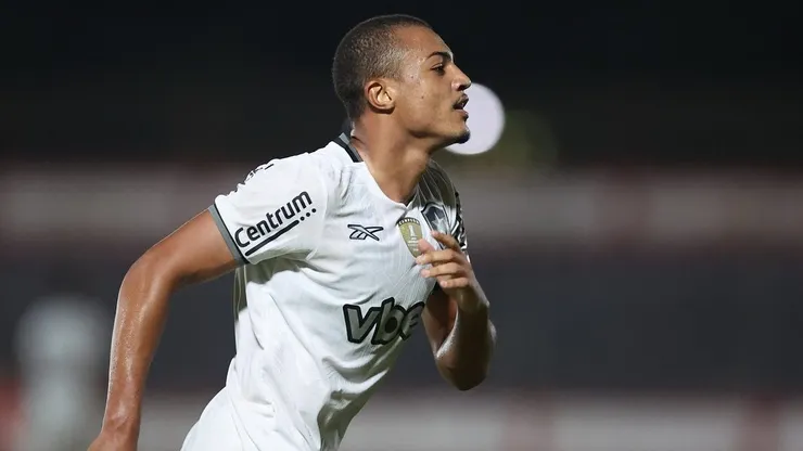 Kayke, jovem promessa do setor defensivo do Botafogo está surpreendendo a torcida alvinegra e foi elogiado nas redes sociais