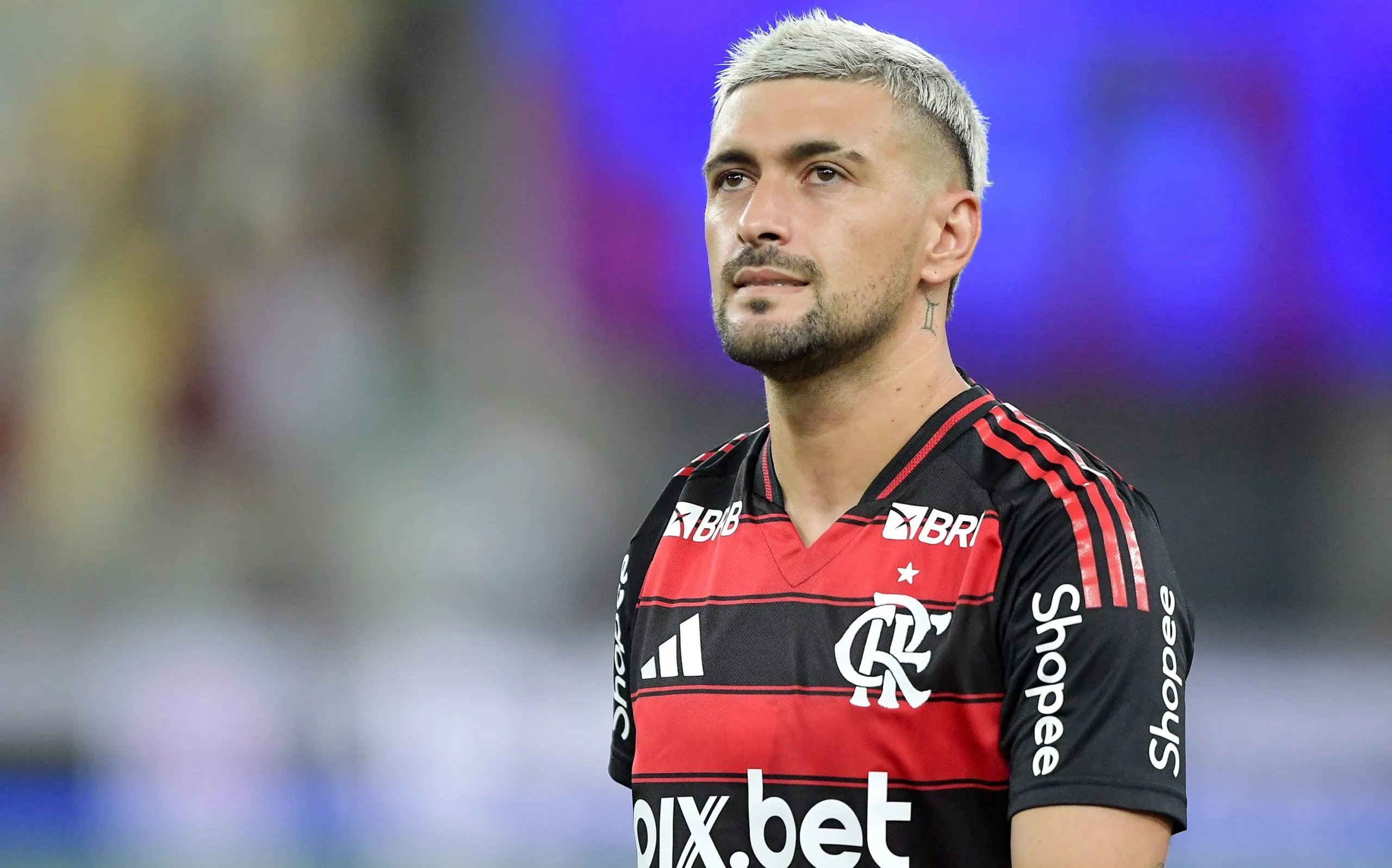 Arrascaeta, camisa 10 do Flamengo durante partida contra o Vasco no estadio Maracana pelo campeonato Carioca 2025. Foto: Thiago Ribeiro/AGIF