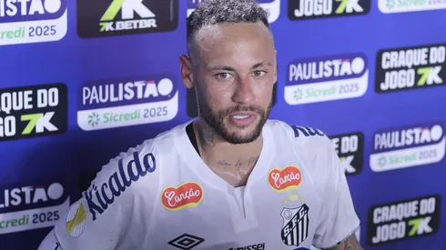 Neymar durante entrevista após a partida contra o Água Santa, na Vila Belmiro, pelo Paulistão.