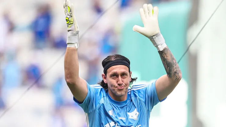Cassio, arqueiro experiente do Cruzeiro é criticado novamente pela torcida celeste após falha recorrente no Mineirão