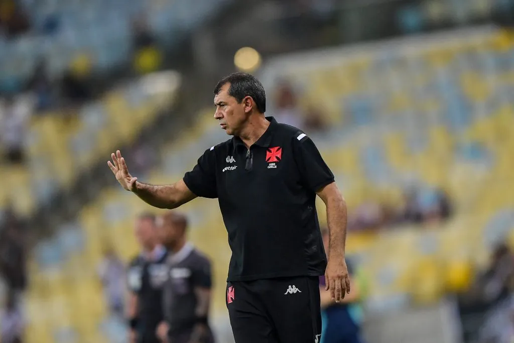 Carille na espera por reforços no Vasco – Foto: Thiago Ribeiro/AGIF