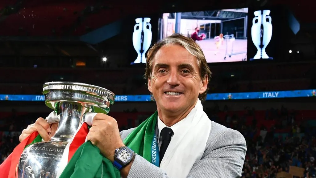 Foto: Claudio Villa/Getty Images – Roberto Mancini fez mais um pedido para fechar com o Fogão.