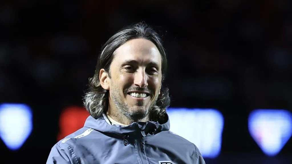 SP – SAO PAULO – 23/11/2024 – BRASILEIRO A 2024, SAO PAULO X ATLETICO-MG – Luis Zubeldia tecnico do Sao Paulo durante partida contra o Atletico-MG no estadio Morumbi pelo campeonato Brasileiro A 2024. Foto: Marcello Zambrana/AGIF