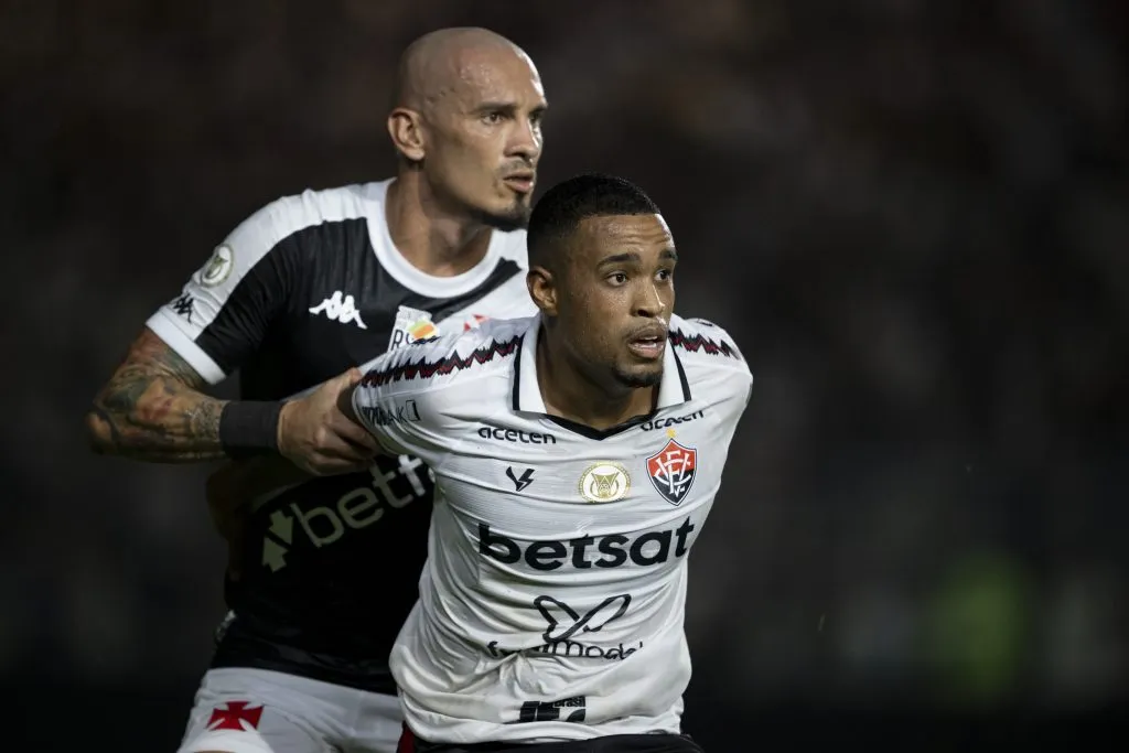 Alerrandro em ação pelo Vitória em 2024 – Foto: Jorge Rodrigues/AGIF